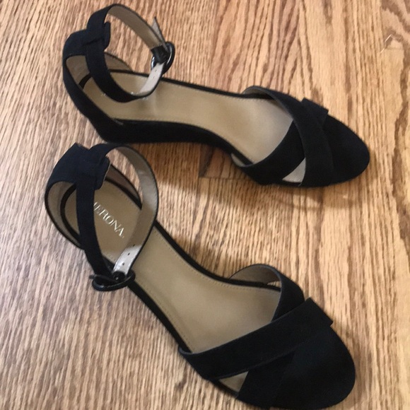 Buckle strap black sandals - Picture 2 of 3